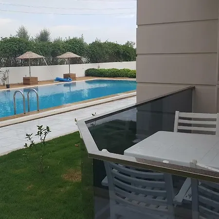 Tas Ev Suites 度假居 比特兹